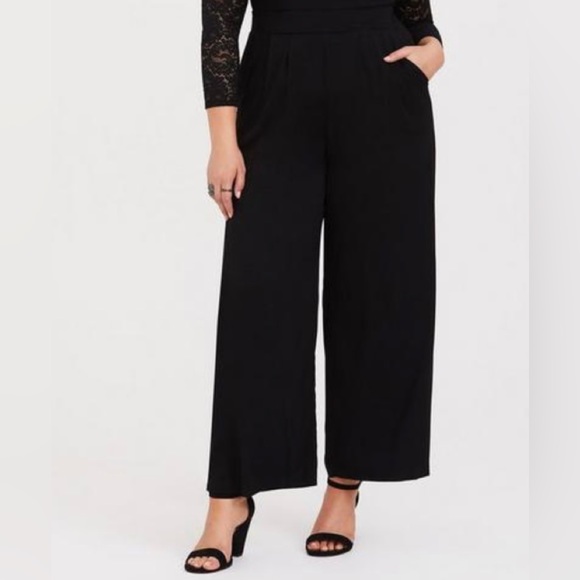 Torrid: Lace long sleeved jumpsuit with heart shaped neckline - Picture 10 of 10